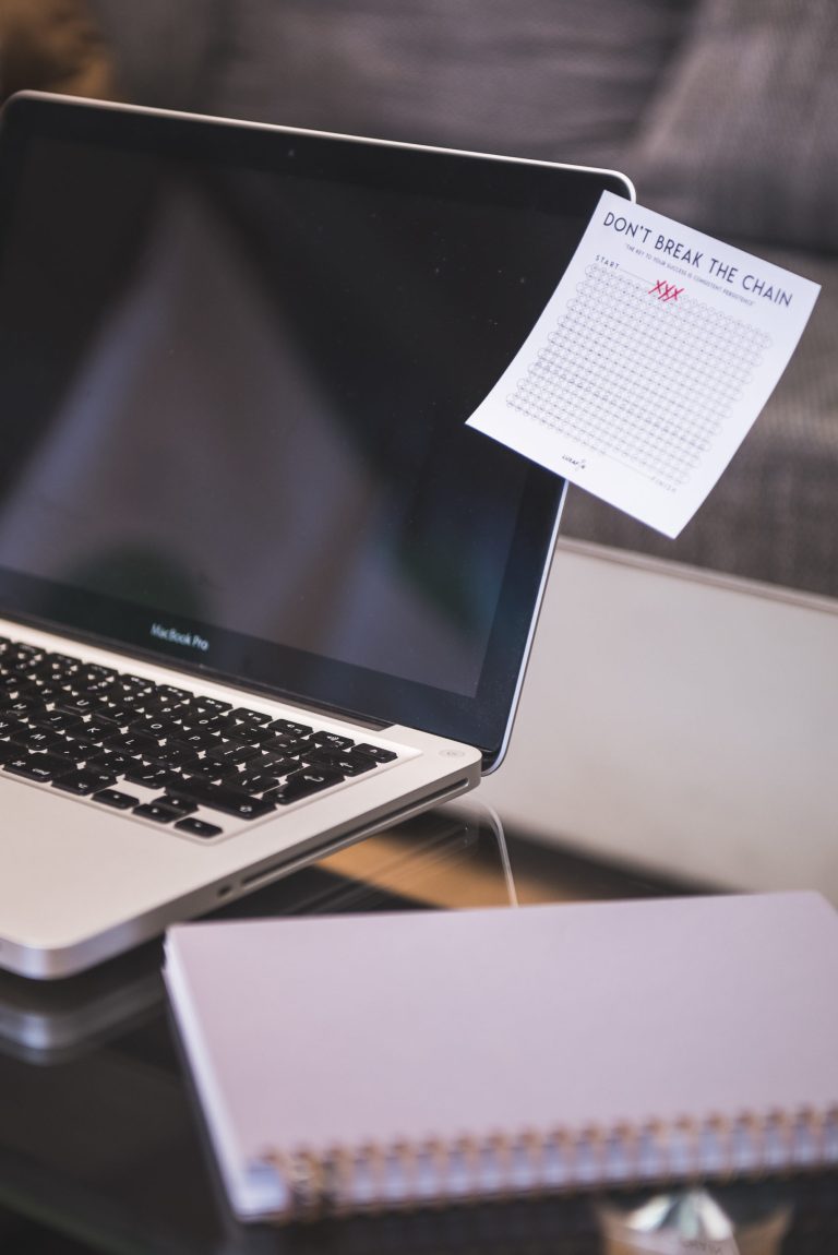 DON'T BREAK THE CHAIN: EXPLAINED 10 DBTC by the monitor Luxafor