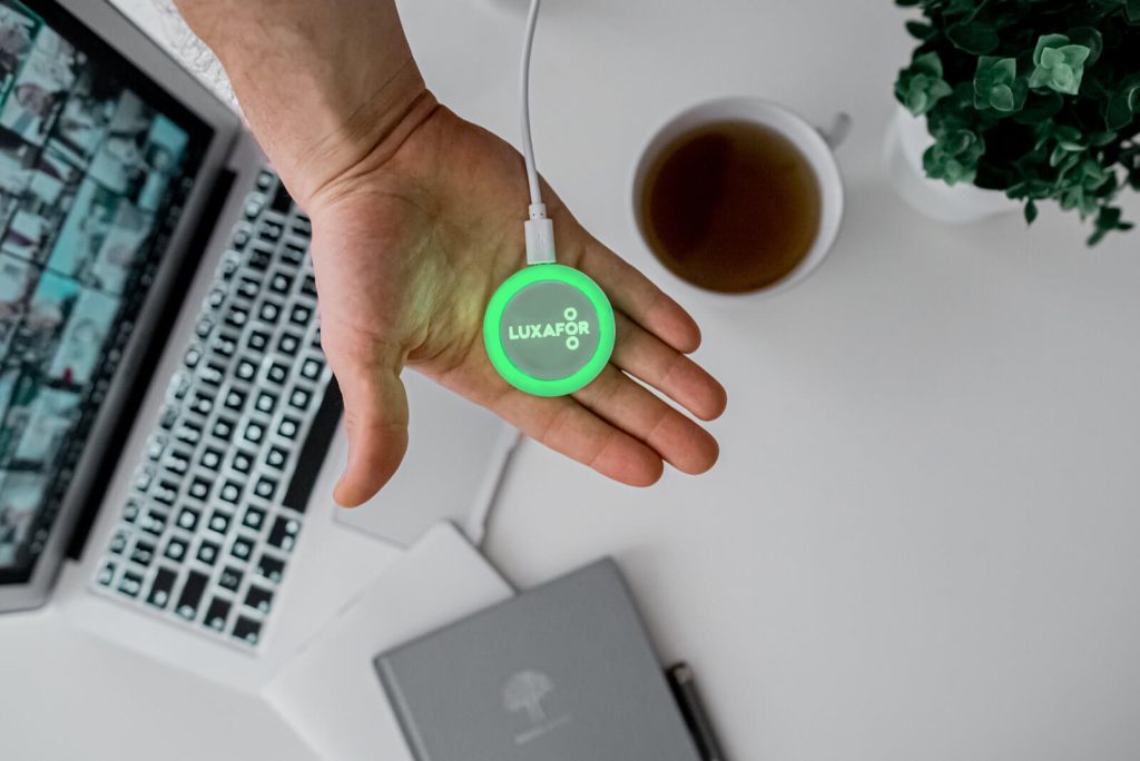 Luxafor Mute Button for Microphones 33 Luxafor Mute Button - Compatible with all tools that mute the mic computer-wide, making it easy to use with a variety of virtual meeting platforms