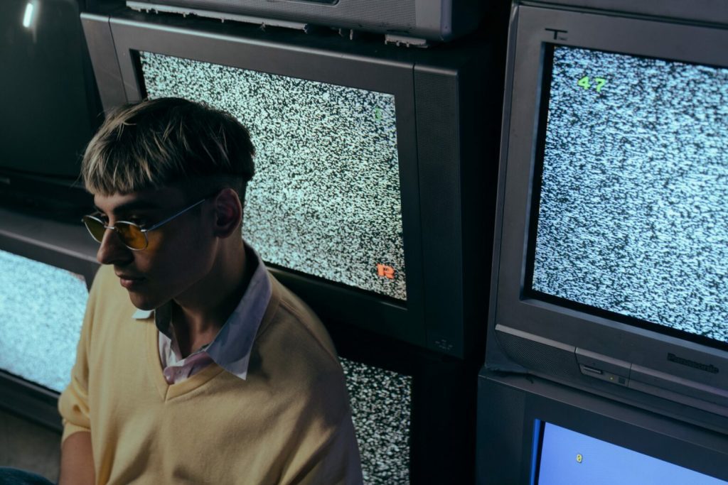 Can Watching TV While Working Benefit Your Productivity? 2 The science behind TV noise Luxafor