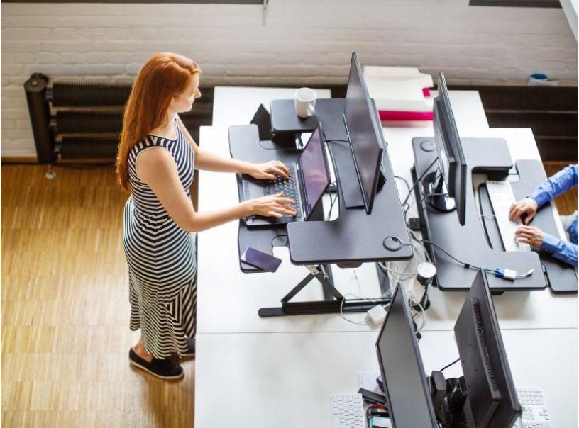 Ergonomic Workspaces: A Key to Maintaining Motivation and Productivity 3 Ergonomic Workspaces: A Key to Maintaining Motivation and Productivity
