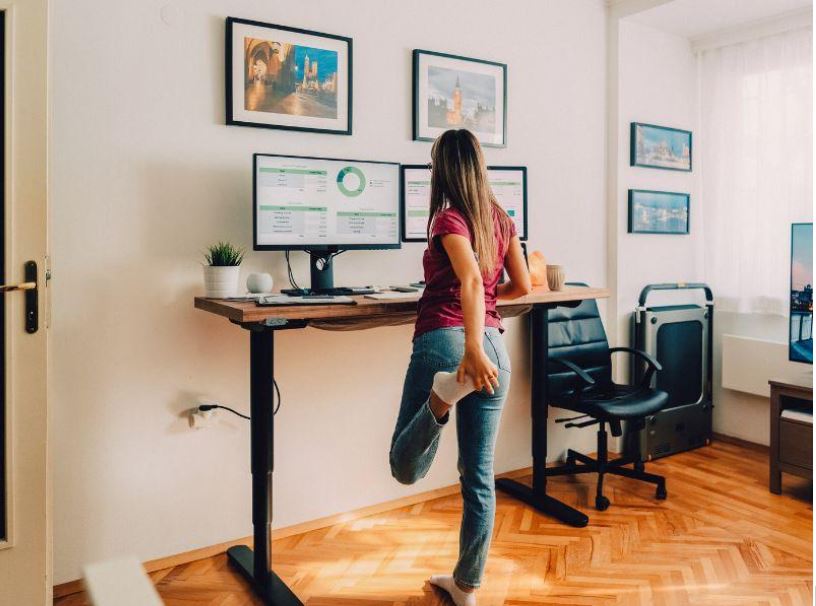 Ergonomic Workspaces: A Key to Maintaining Motivation and Productivity 2 Ergonomic workspaces